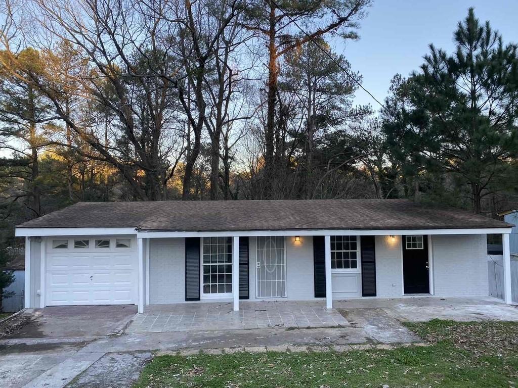 4304 Brookside Dr., Forest Park, GA 30297