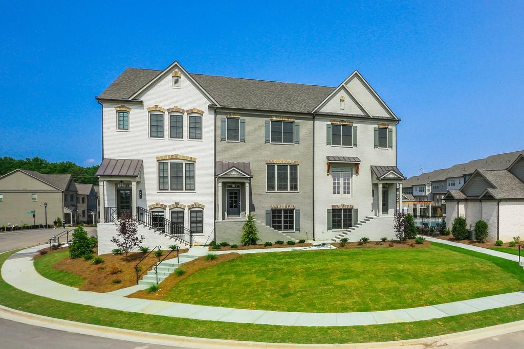 1882 Skyfall Cir., Brookhaven, GA 30319