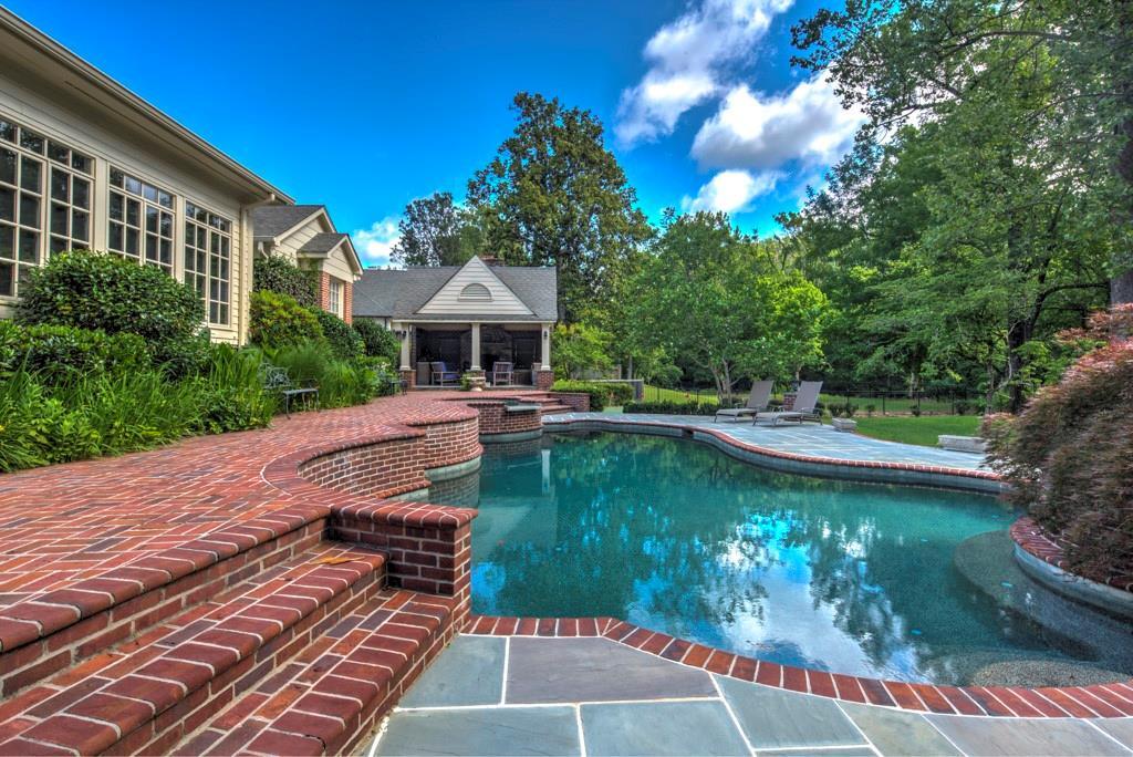 3837 Dumbarton Rd., Atlanta, GA 30327