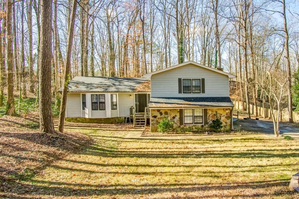 1717 Fox Hollow, Lilburn, GA 30047