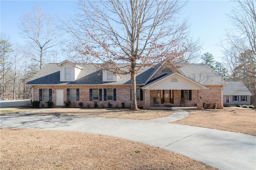 524 Lake Place Dr., Lavonia, GA 30553
