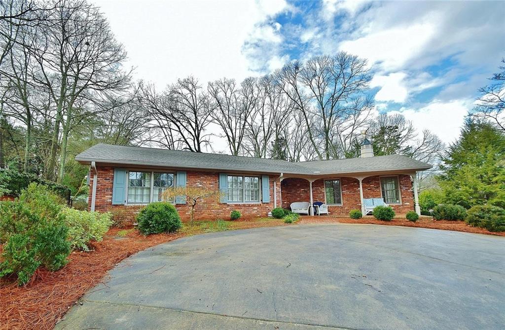 1667 Valley Rd., Gainesville, GA 30501
