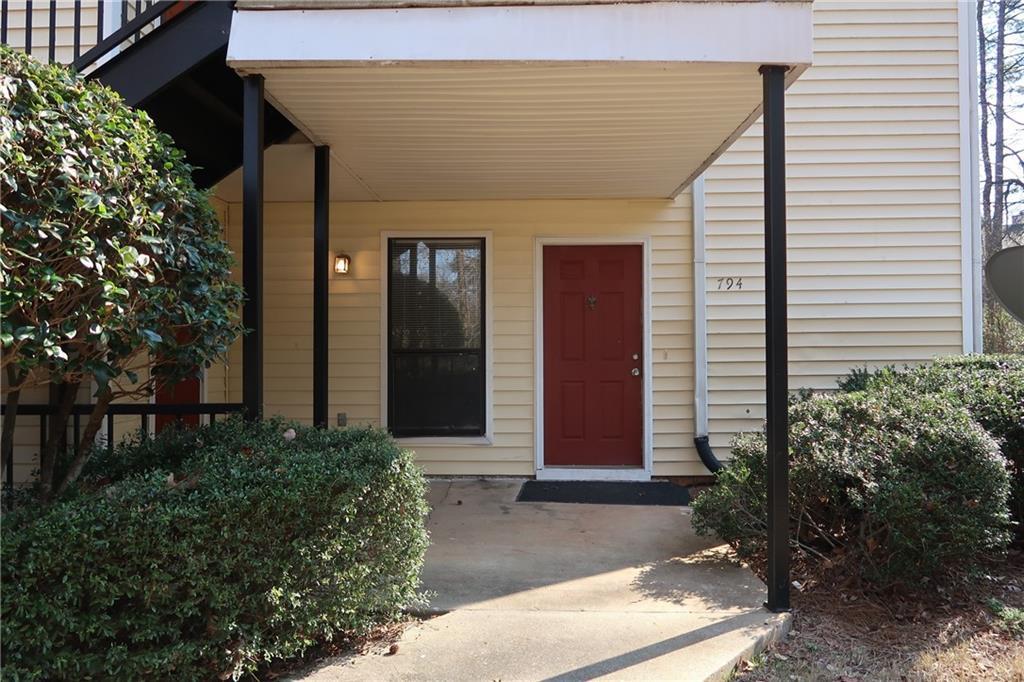 794 Windchase Ln., Stone Mountain, GA 30083
