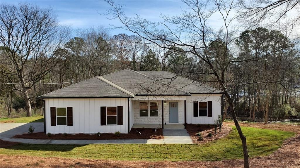 66 Floral Dr., Cartersville, GA 30121