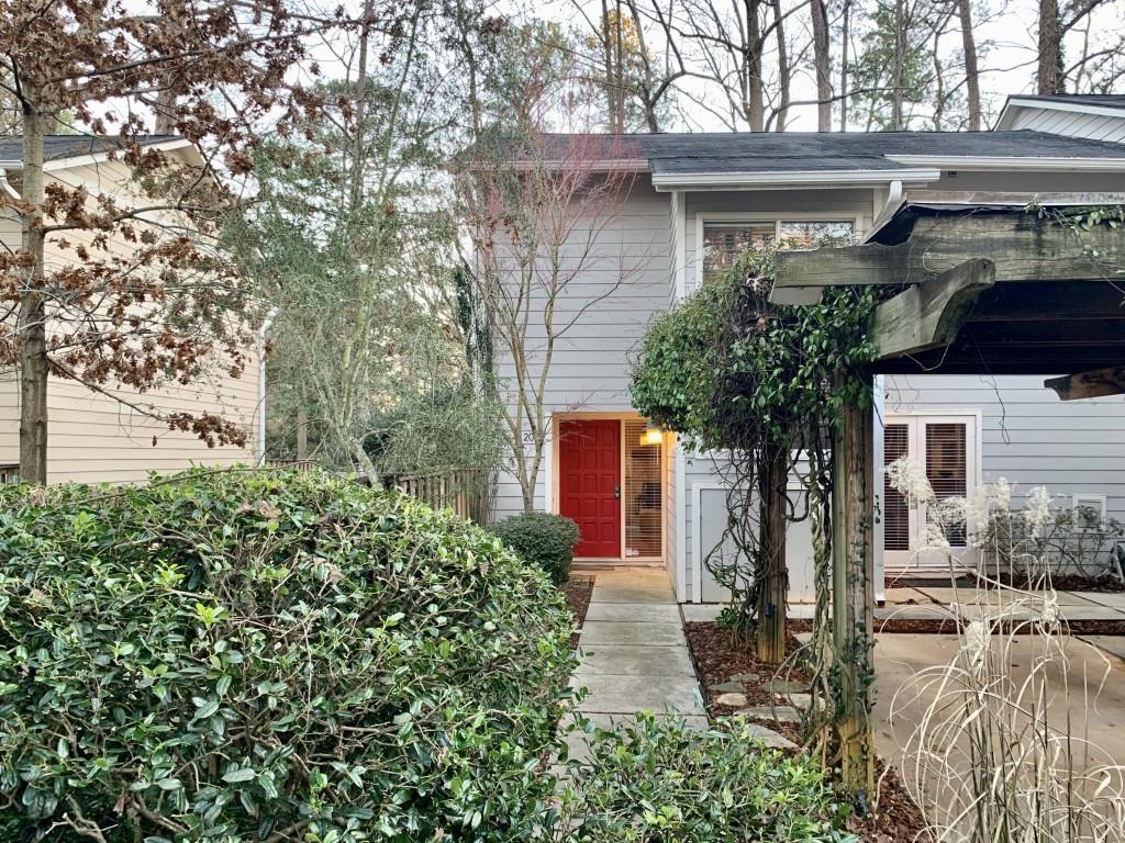 2077 Clairmeade Valley Rd., Atlanta, GA 30329