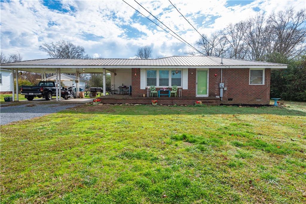 126 Cherry St., Adairsville, GA 30103