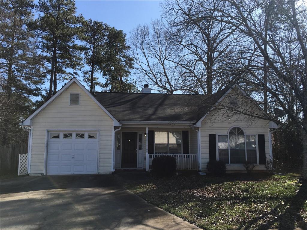 421 Village Cir., Stockbridge, GA 30281