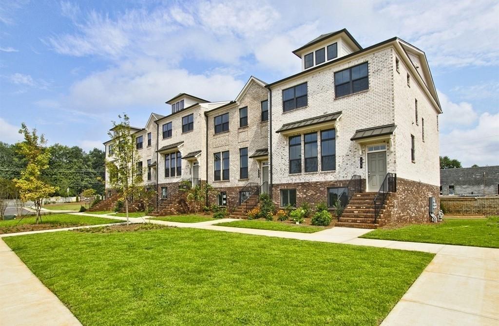 705 Fair View Cir., Roswell, GA 30076