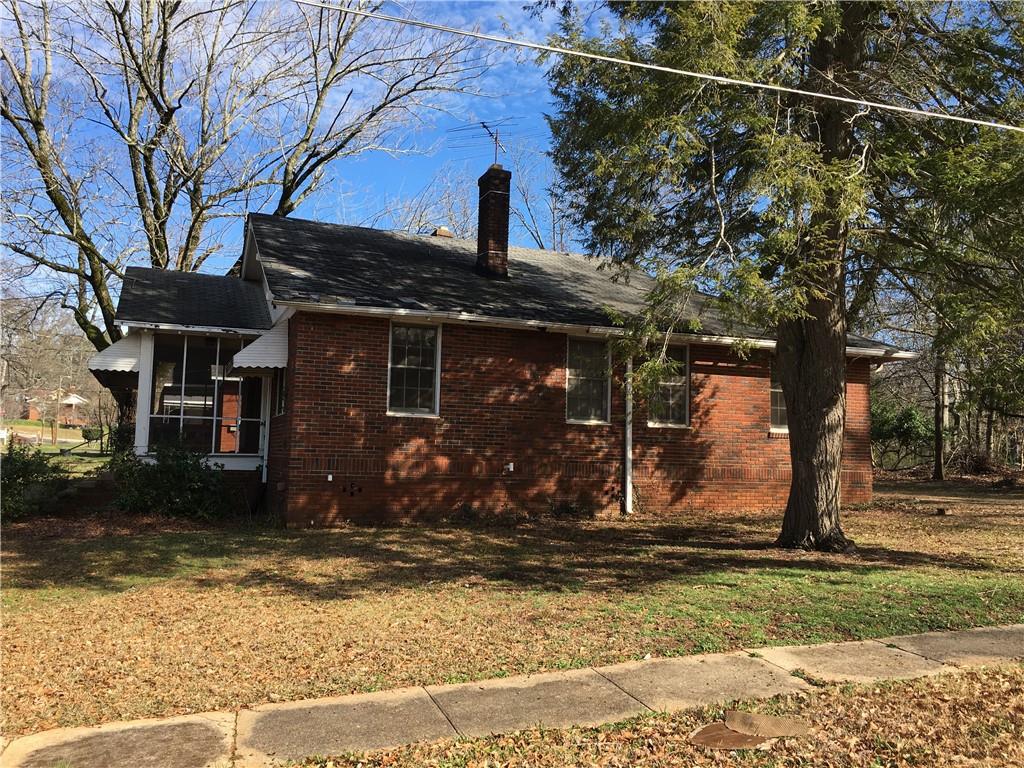 10 C Ave., Gainesville, GA 30504