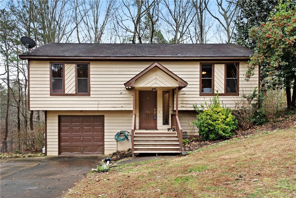 305 Quail Hollow Dr., Woodstock, GA 30188