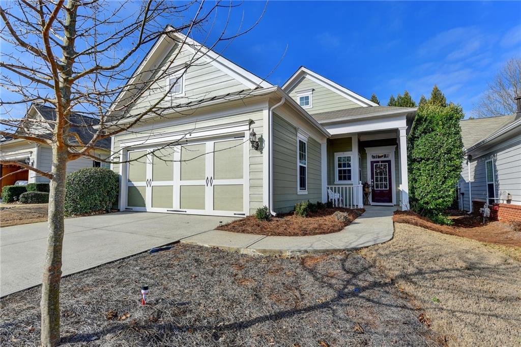 6388 Rockpoint Ln., Hoschton, GA 30548