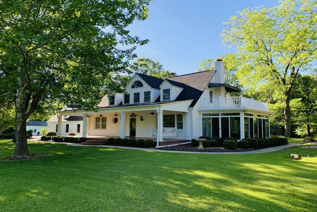 345 W Johnston St., Forsyth, GA 31029