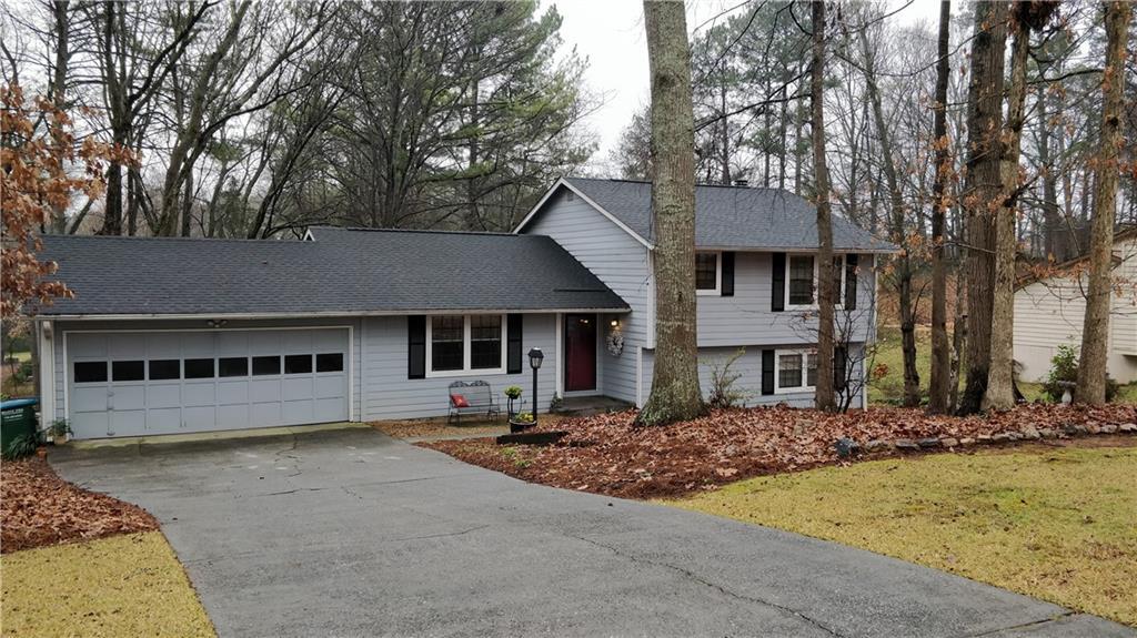 5022 Abbey Ln., Lilburn, GA 30047