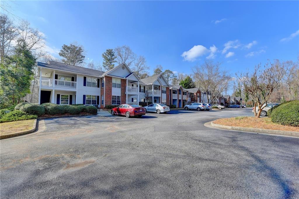 315 Streamside Dr., Roswell, GA 30076