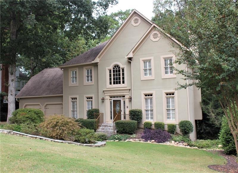 3305 Lantern Coach Ln., Roswell, GA 30075