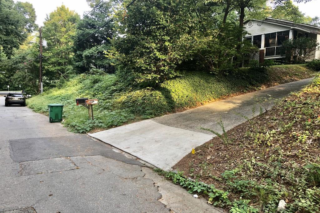 1329 Sylvan Cir., Brookhaven, GA 30319