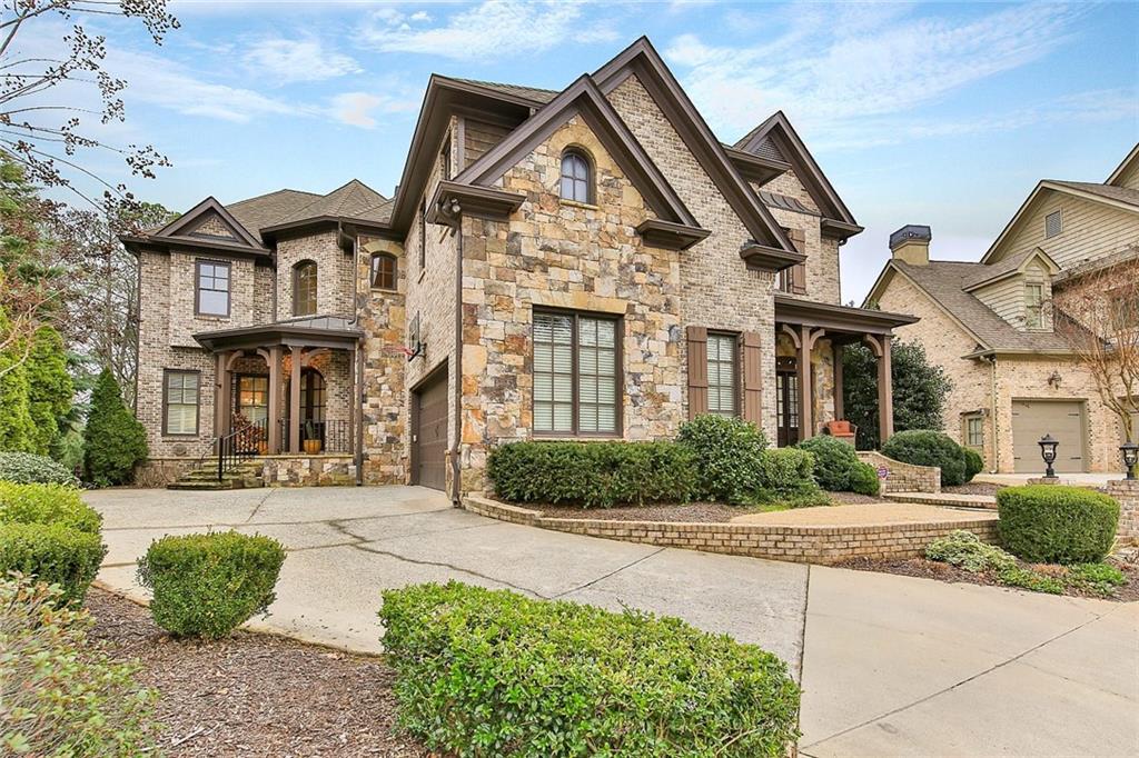 555 Glenmanor Ct., Sandy Springs, GA 30328