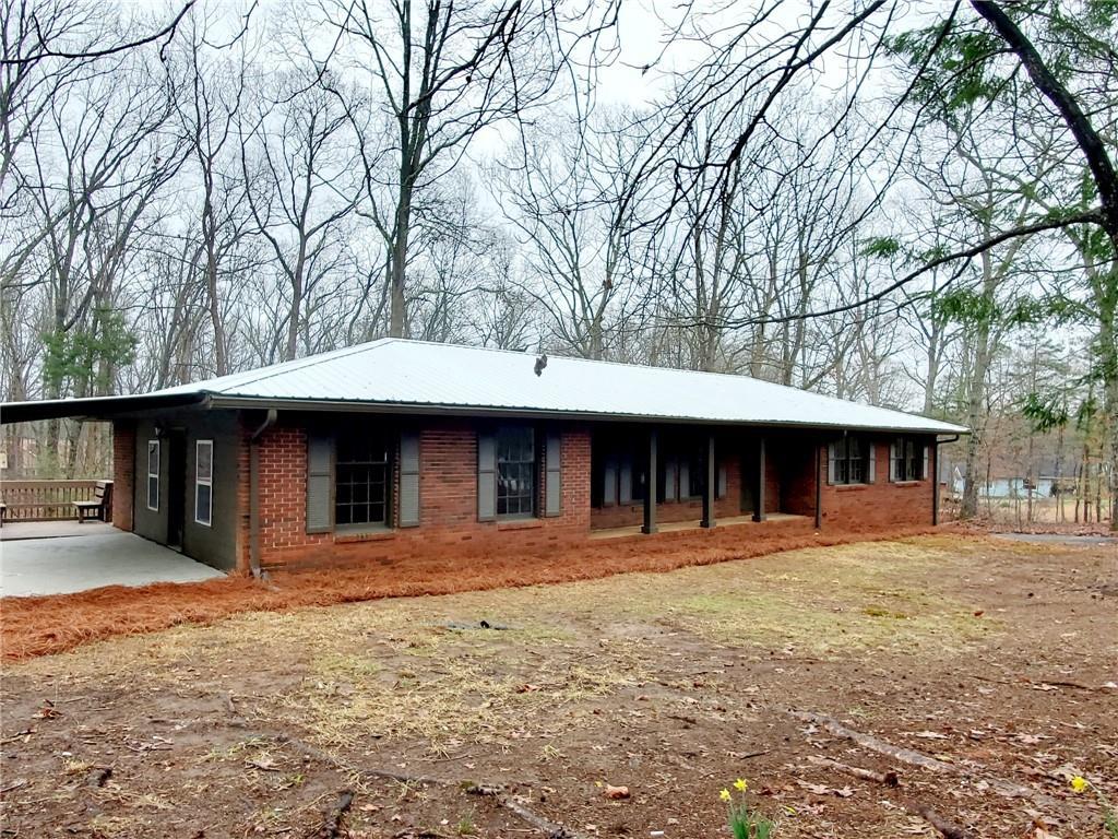 6762 Mason Creek Rd., Douglasville, GA 30135