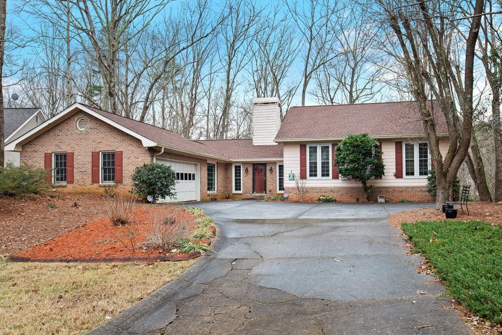 4336 N Smoke Ridge Ct., Roswell, GA 30075