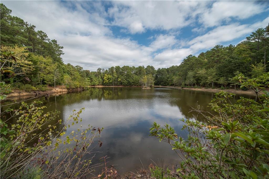 571 Snow Springs Rd., Adairsville, GA 30103