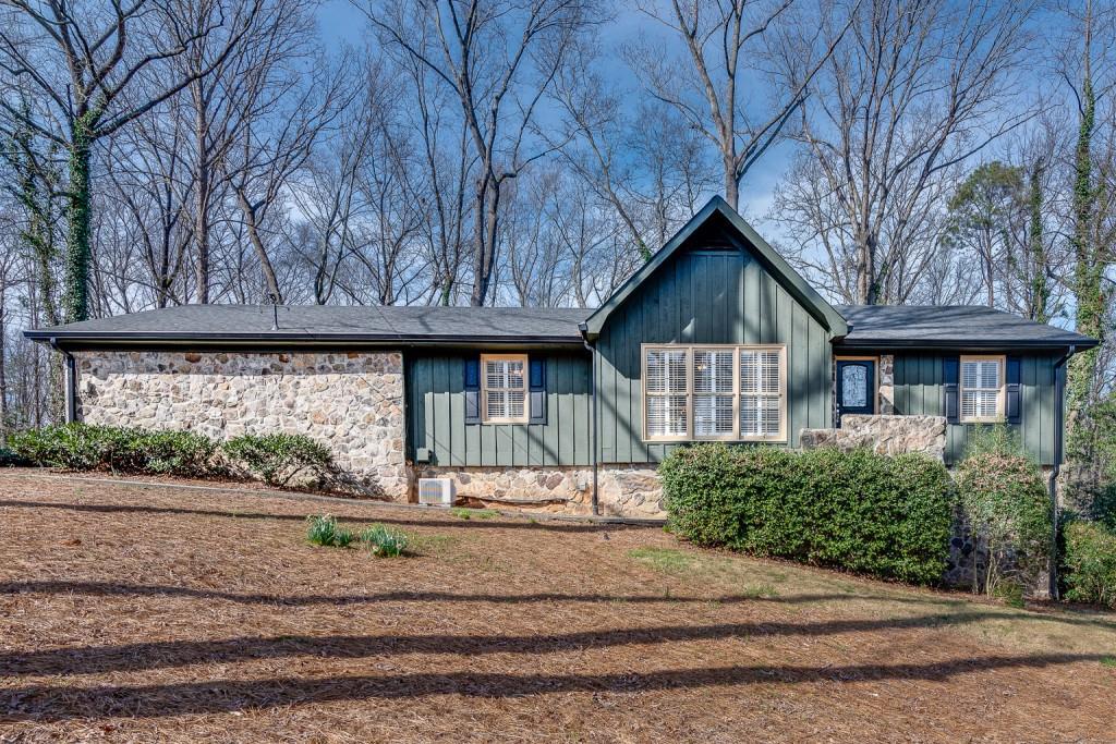 3624 Rainbow Cir., Snellville, GA 30039