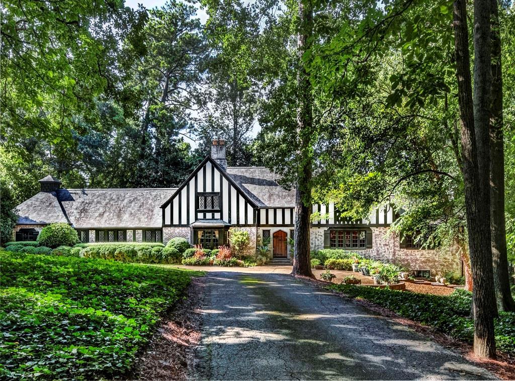 1000 W Wesley Rd., Atlanta, GA 30327