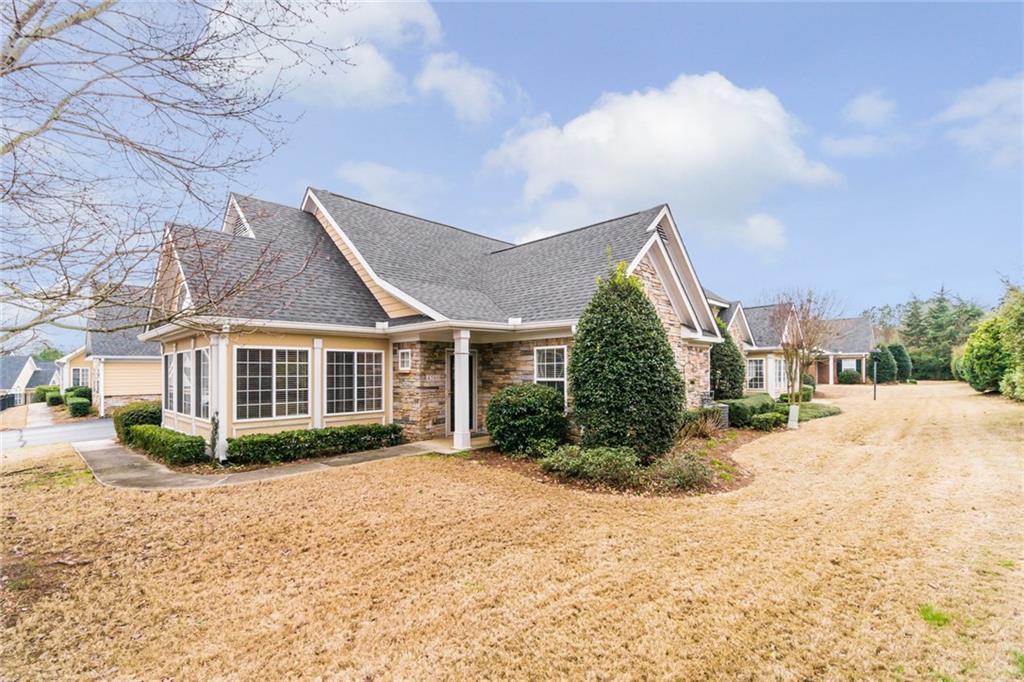 4200 Village Ln., Roswell, GA 30075