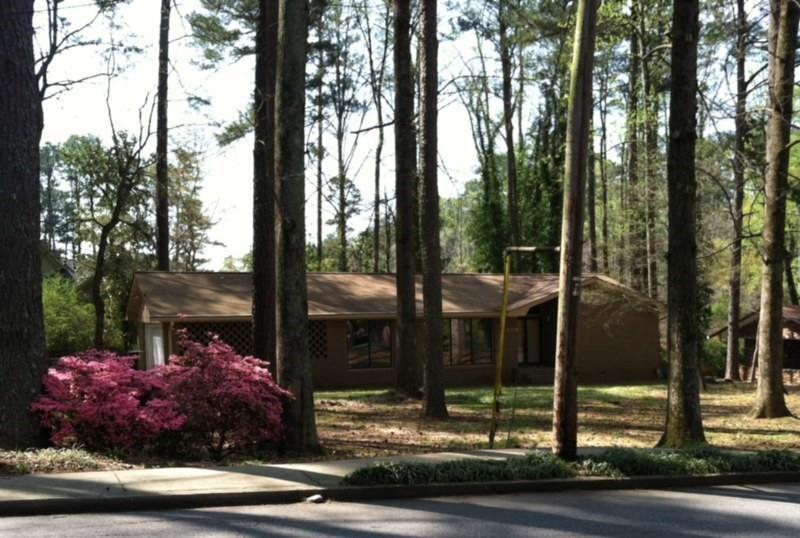 2238 Lyle Rd., College Park, GA 30337