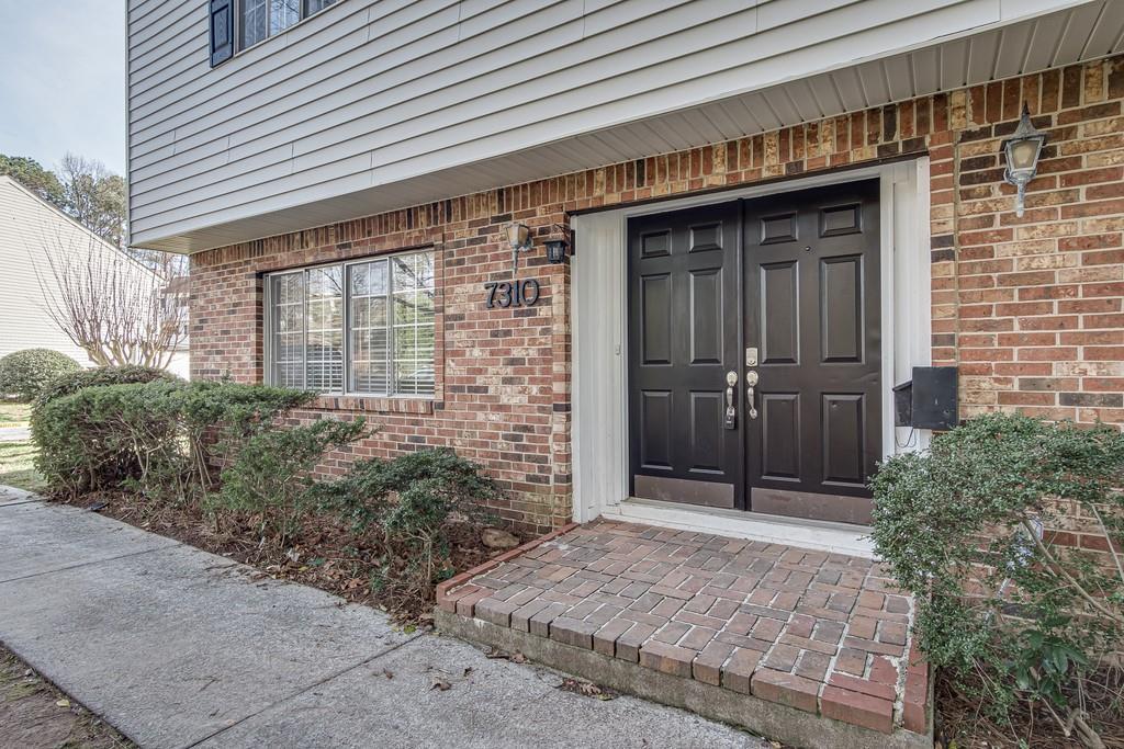 7310 Cardigan Cir., Sandy Springs, GA 30328