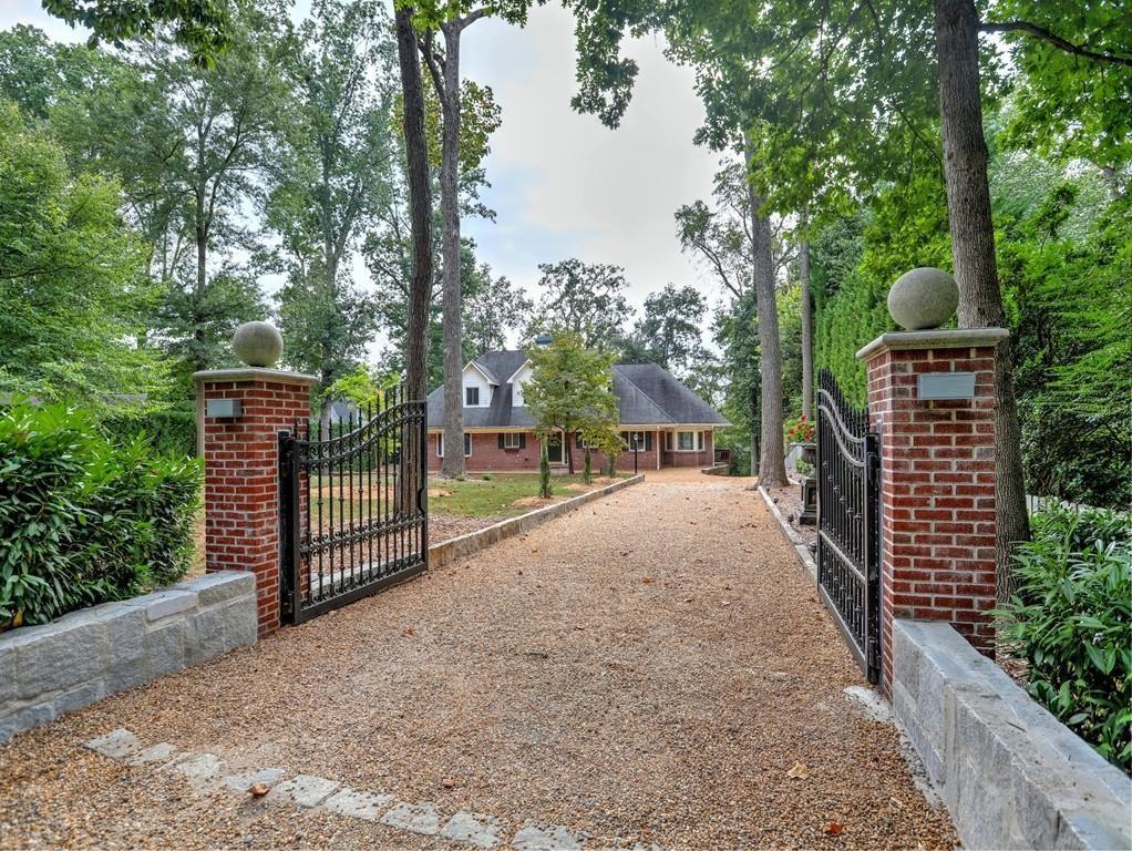 1081 Lee Cir., Atlanta, GA 30324