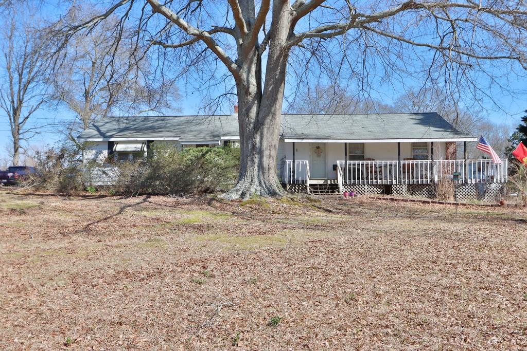 6026 Lights Ferry Rd., Flowery Branch, GA 30542