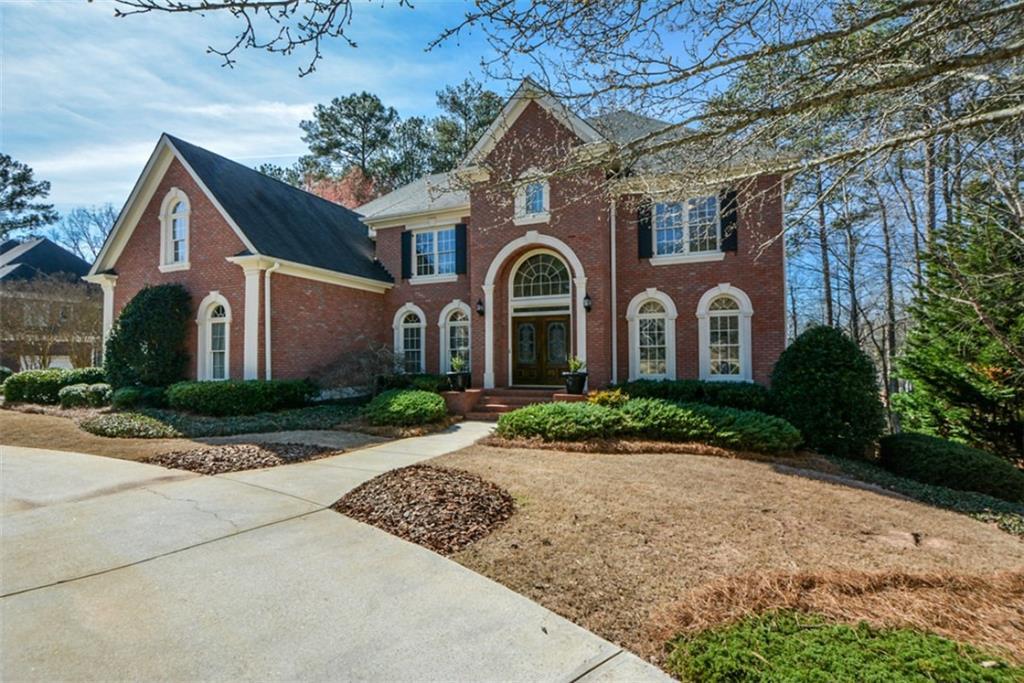 210 Oakhurst Leaf Dr., Alpharetta, GA 30004