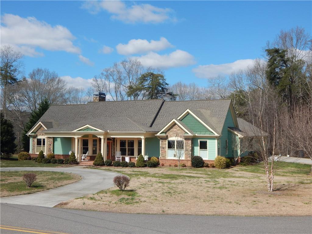 105 Crain Dr., Cumming, GA 30040