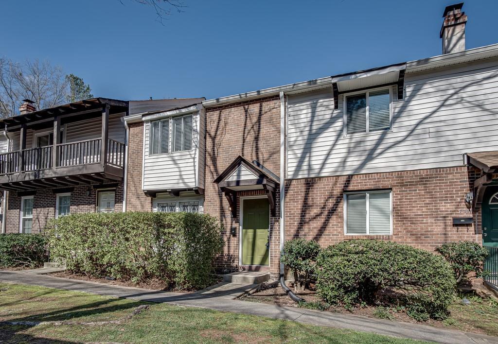 7354 Cardigan Cir., Sandy Springs, GA 30328