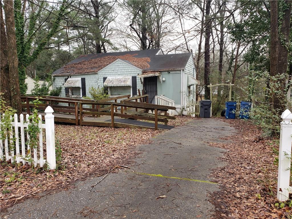 3116 Delowe Dr., East Point, GA 30344