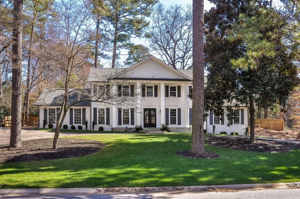 4933 Vernon Oaks Dr., Atlanta, GA 30338
