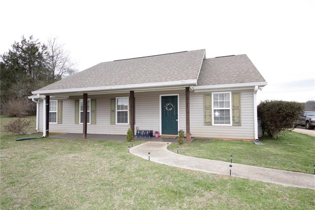 159 Blackberry Ln., Cleveland, GA 30528