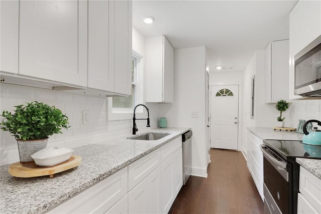 2810 Macon Dr., Atlanta, GA 30354