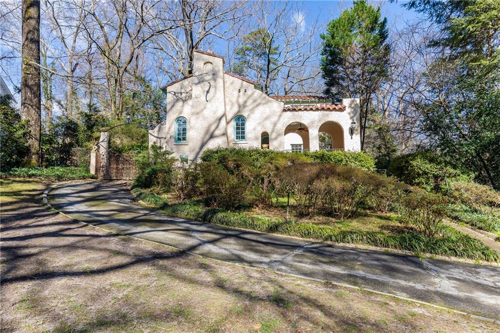 320 Brentwood Dr., Atlanta, GA 30305