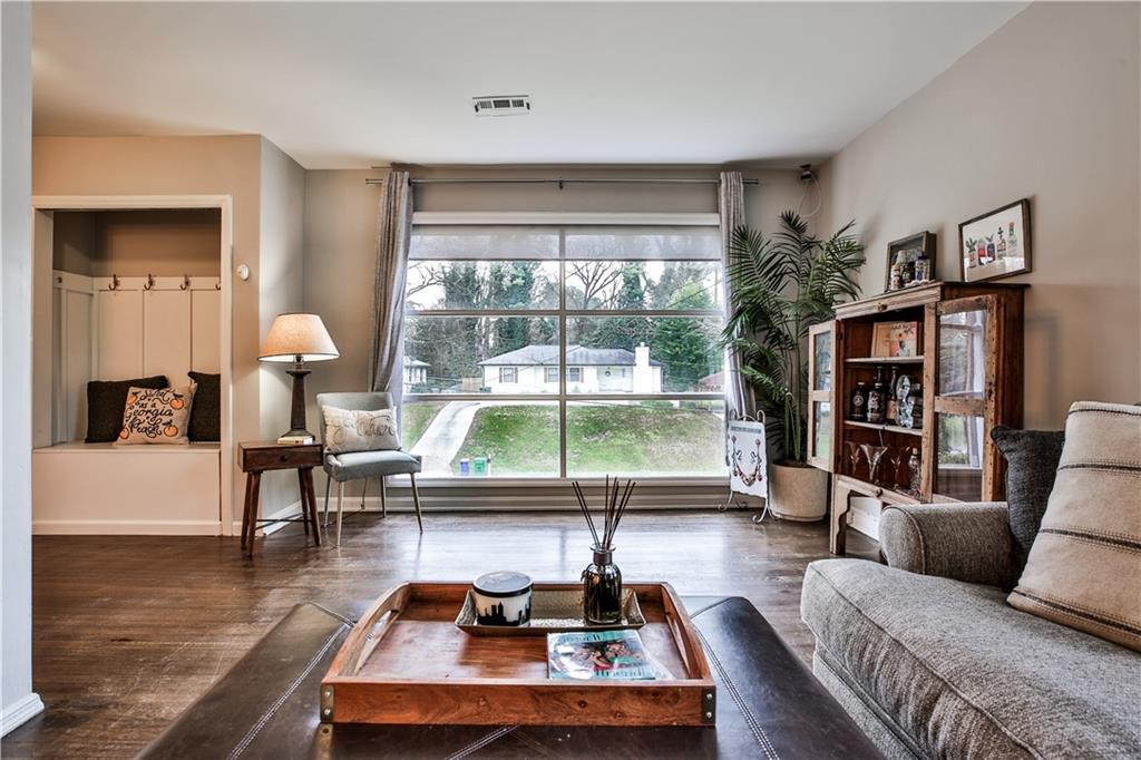 2992 Belvedere Ln., Decatur, GA 30032