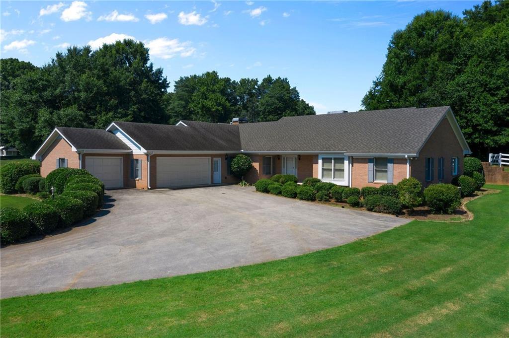 210 Wildwood Dr., Cartersville, GA 30120
