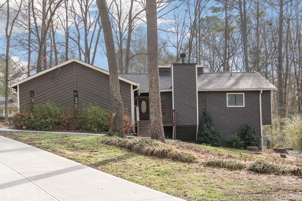 4046 White Oak Cir., Lilburn, GA 30047