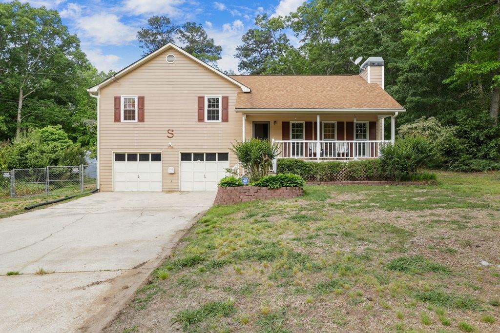 318 Ladora Dr., Dallas, GA 30157