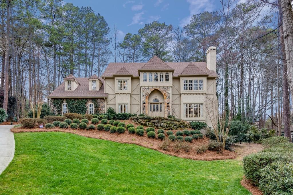 5560 Glen Errol Rd., Sandy Springs, GA 30327