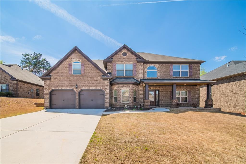 6304 Brookridge Dr., Flowery Branch, GA 30542
