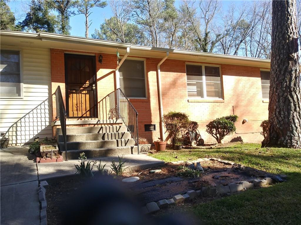2286 Meadowlane Dr., Atlanta, GA 30311
