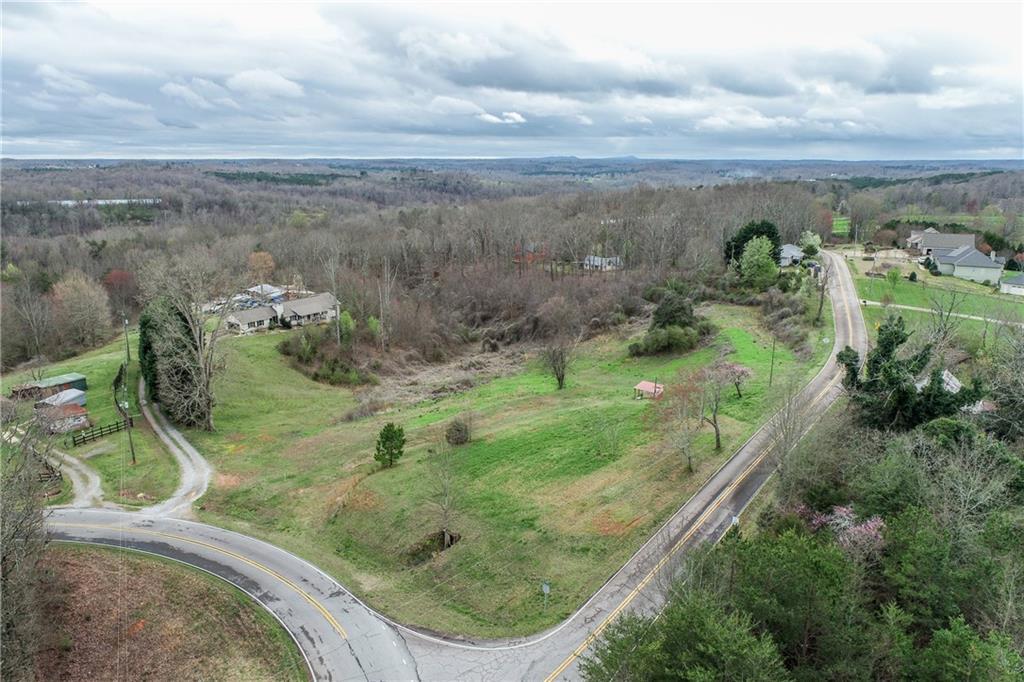 6395 Henry Smith Rd., Murrayville, GA 30564