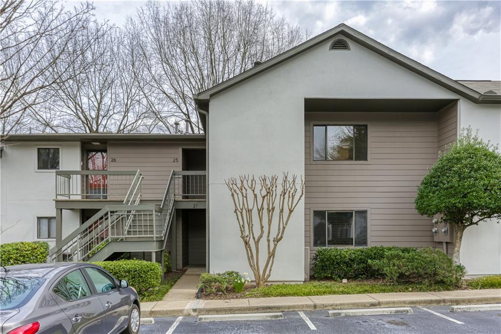 25 Finch Tr., Atlanta, GA 30308