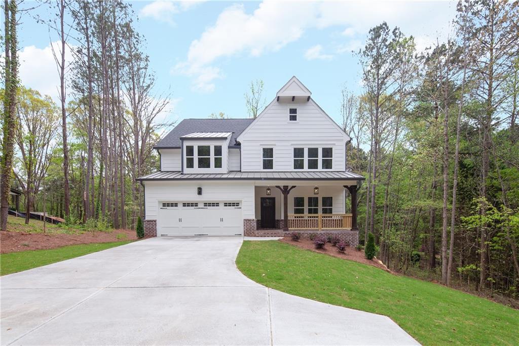 109 Crown Ln., Woodstock, GA 30188