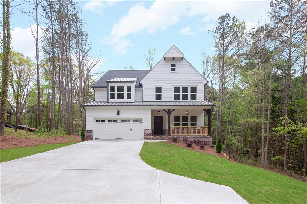 109 Crown Ln., Woodstock, GA 30188